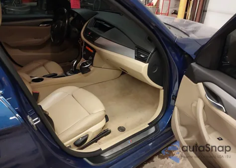 2013 BMW X1 Sdrive28I z USA, uszkodzony, nr VIN WBAVM1C58DVW42298